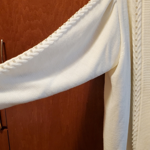Vintage Oversized Cream Pearl Embellished Sweater - Picture 8 of 8